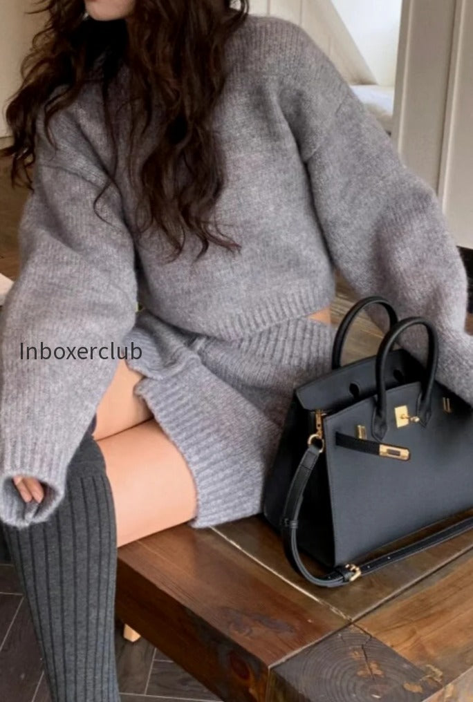 short-fitted-knit-round-neck-slim-two-piece-set
