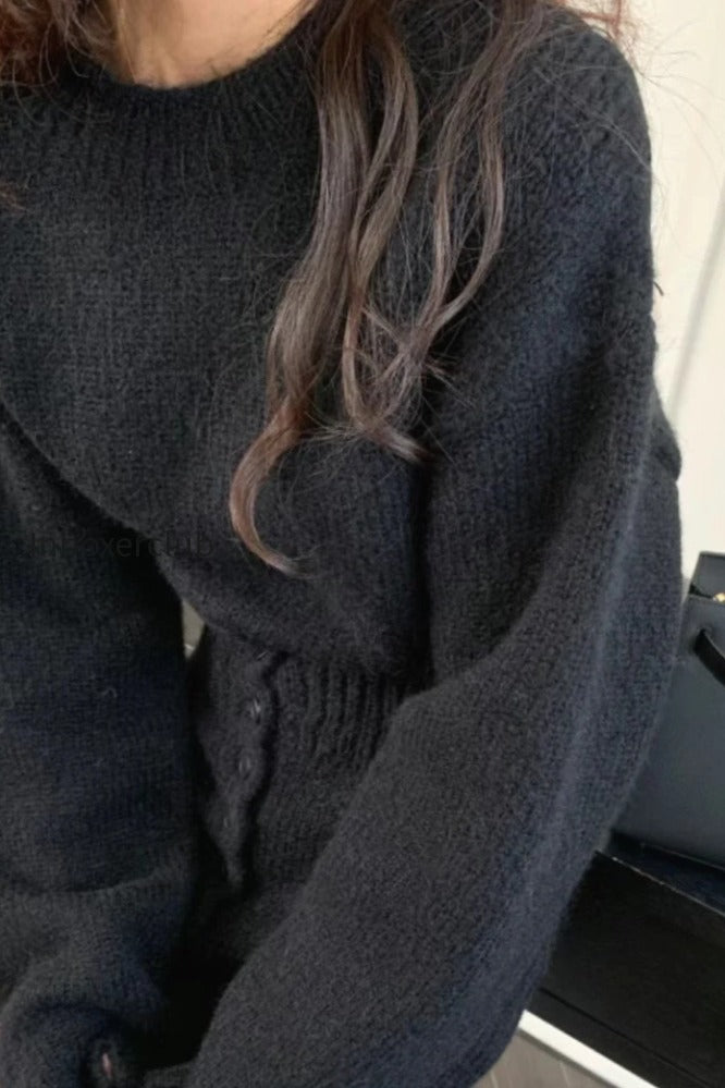 short-fitted-knit-round-neck-slim-two-piece-set