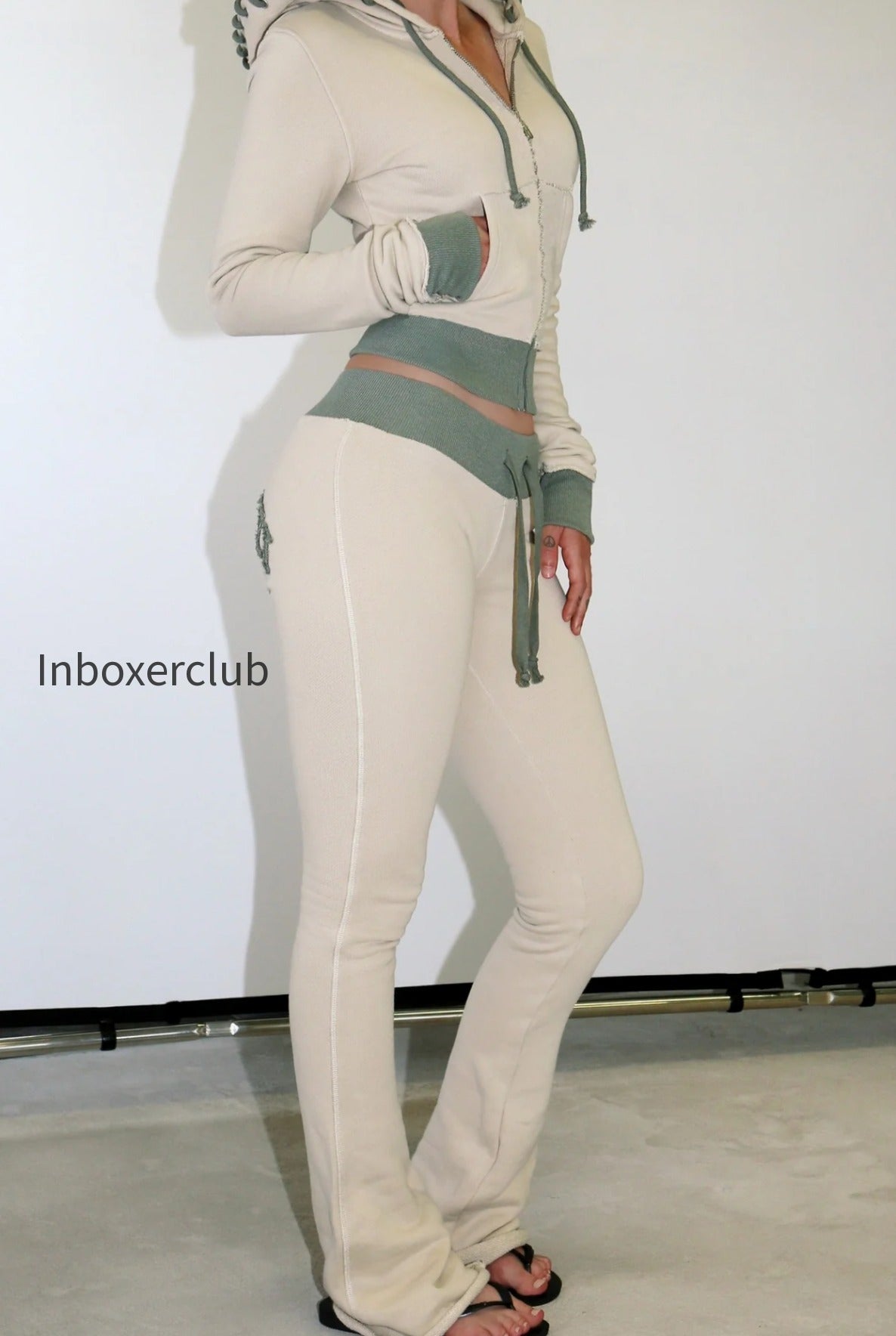 cropped-hooded-letter-print-cardigan-two-piece-set